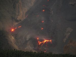 Lava flow at Karangetang. © Mac Szeglat