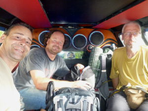 Martin, Thorsten an Marc on the way to the volcano. © Marc Szeglat